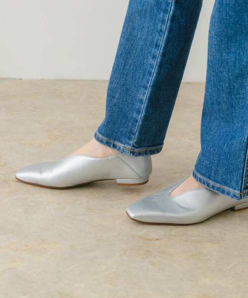 URBAN RESEARCH(アーバンリサーチ)の「『MADE IN JAPAN』Vカット2WAYパンプス(パンプス・レディース・シルバー/ブラック/アイボリー・36/37/38)」の7枚目の写真