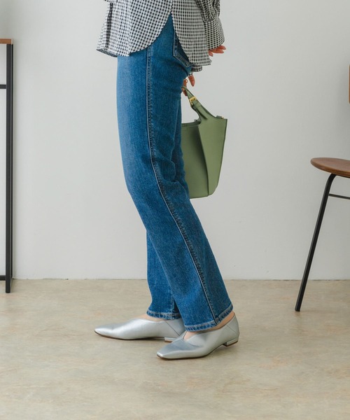 URBAN RESEARCH(アーバンリサーチ)の「『MADE IN JAPAN』Vカット2WAYパンプス(パンプス・レディース・シルバー/ブラック/アイボリー・36/37/38)」の10枚目の写真