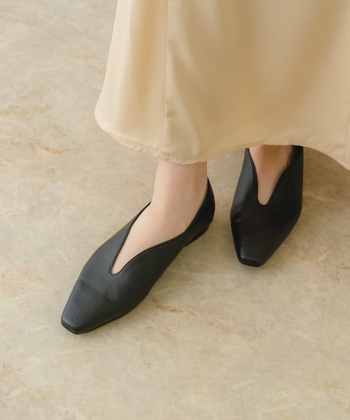 URBAN RESEARCH(アーバンリサーチ)の「『MADE IN JAPAN』Vカット2WAYパンプス(パンプス・レディース・シルバー/ブラック/アイボリー・36/37/38)」の12枚目の写真