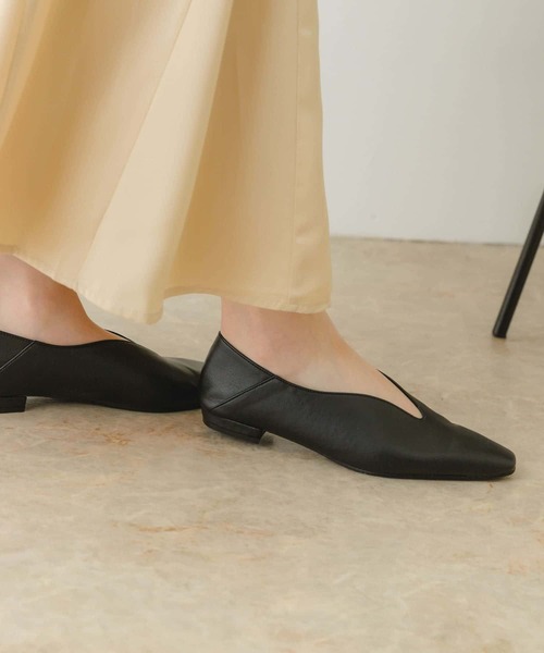 URBAN RESEARCH(アーバンリサーチ)の「『MADE IN JAPAN』Vカット2WAYパンプス(パンプス・レディース・シルバー/ブラック/アイボリー・36/37/38)」の15枚目の写真