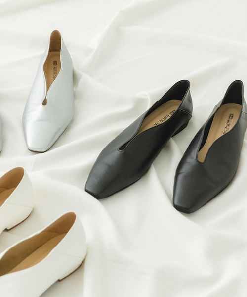 URBAN RESEARCH　Vカットパンプス　白 37 URBAN RESEARCH Vカットパンプス 白 37 セール】『MADE IN JAPAN