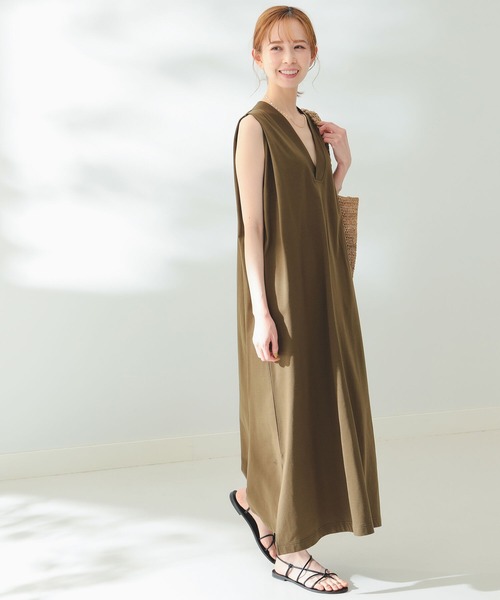 B:MING by BEAMS（ビーミングバイビームス）の「B:MING by BEAMS / Vネック マキシ ワンピース（ワンピース・レディース・ベージュ/カーキ/ブラック・FREE）」の6枚目の写真