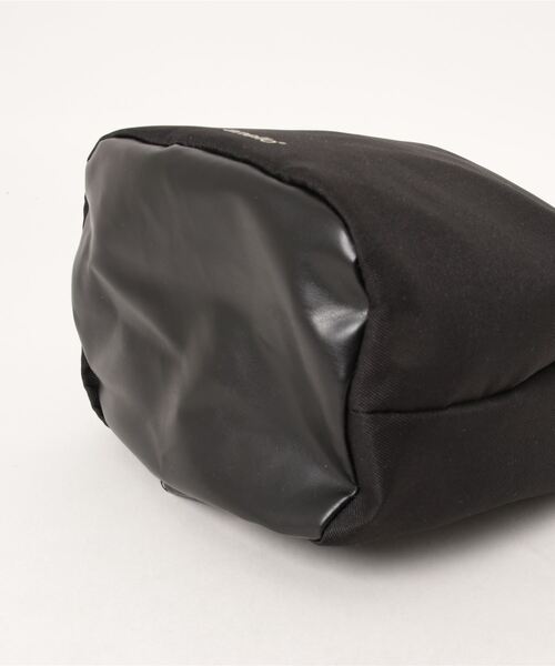 anello（アネロ）の「TRAD クロスボディバッグ（ハンドバッグ・レディース・ブラック/ベージュ・-）」の7枚目の写真