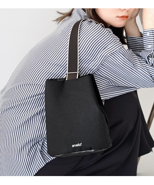 anello（アネロ）の「TRAD クロスボディバッグ（ハンドバッグ・レディース・ブラック/ベージュ・-）」の2枚目の写真