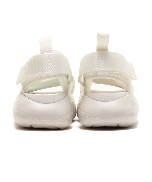 UGG（アグ）の「UGG LA CLOUD SPORT SANDAL / アグ エルエー クラウド スポーツサンダル（サンダル・レディース・ホワイト/パープル/ブラック・22.5cm/23.0cm/23.5cm/24.0cm/24.5cm/25.0cm）」の5枚目の写真