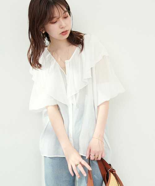 natural couture(ナチュラルクチュール)の「Vあきフリルシアーブラウス(シャツ/ブラウス・レディース・オフホワイト/ブラック/オレンジ・FREE)」の9枚目の写真