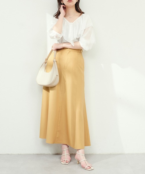 natural couture(ナチュラルクチュール)の「Vあきフリルシアーブラウス(シャツ/ブラウス・レディース・オフホワイト/ブラック/オレンジ・FREE)」の13枚目の写真