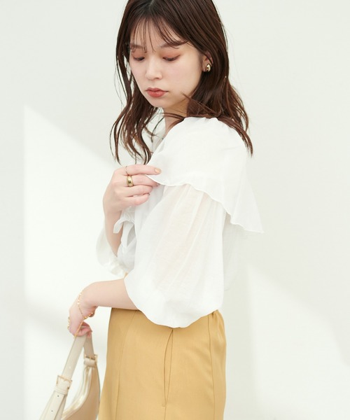 natural couture(ナチュラルクチュール)の「Vあきフリルシアーブラウス(シャツ/ブラウス・レディース・オフホワイト/ブラック/オレンジ・FREE)」の12枚目の写真