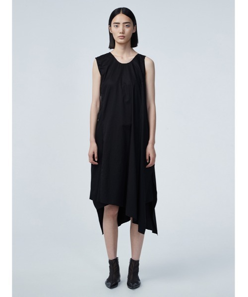JNBY(ジェーエヌビーワイ)の「Deconstructed Statement Cotton Dress / ドレス(ワンピース・レディース・ベージュ/ホワイト/ブラック・36/38/40)」の2枚目の写真