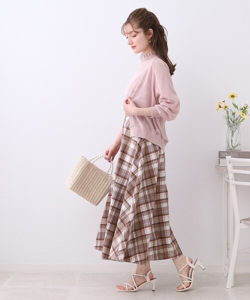 couture brooch（クチュールブローチ）の「◆【夏コーデに欠かせない、シアーカーデ。】LEVITA ダブルフェイクパールカーディガン（カーディガン/ボレロ・レディース・ピンク系/グレー/オフホワイト/ブラック・38/42）」の8枚目の写真