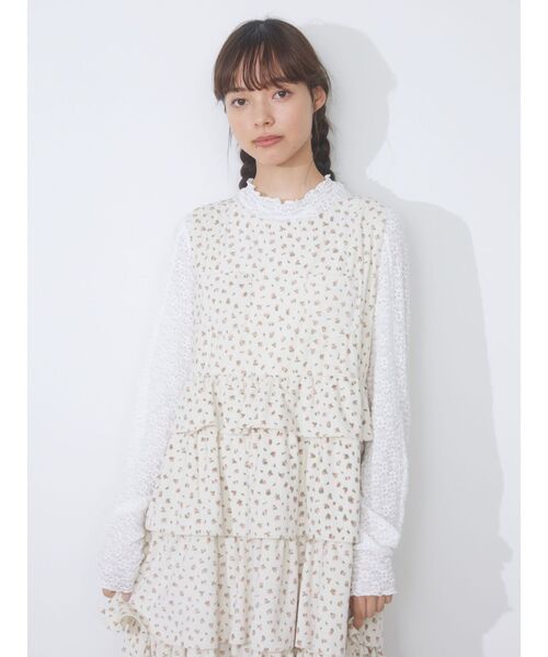 merry jenny（メリージェニー）の「floralストレッチレースtops（Tシャツ/カットソー・レディース・オフホワイト/ライトブルー/アイボリー・FREE）」の5枚目の写真