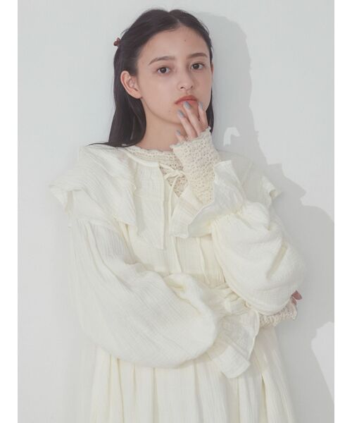 merry jenny（メリージェニー）の「floralストレッチレースtops（Tシャツ/カットソー・レディース・オフホワイト/ライトブルー/アイボリー・FREE）」の10枚目の写真