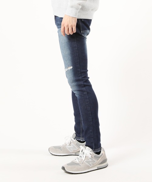 TopIsm(トップイズム)の「スーパーストレッチ ダメージスキニーデニムパンツ(デニムパンツ・メンズ・ブラック系その他2/ワンウォッシュ/ブラック系その他/サックスブルー/ケミカルウォッシュ・M/L/LL)」の12枚目の写真