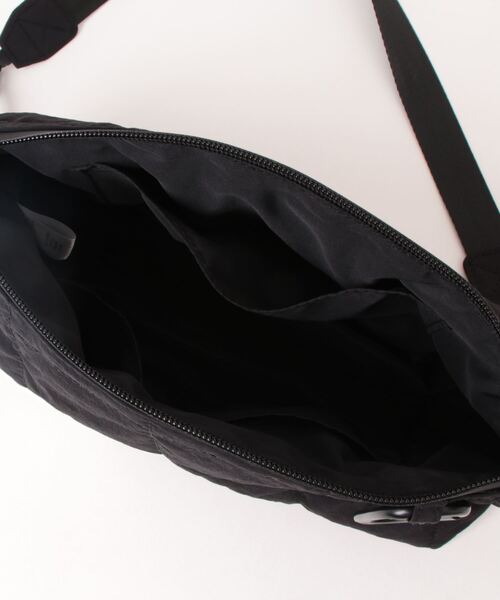 ADAM PATEK(アダムパテック)の「★ADAMPATEK★square quilt mini shoulder bag(ショルダーバッグ・レディース・ブルー/ホワイト/ブラック/カーキ・フリー)」の7枚目の写真