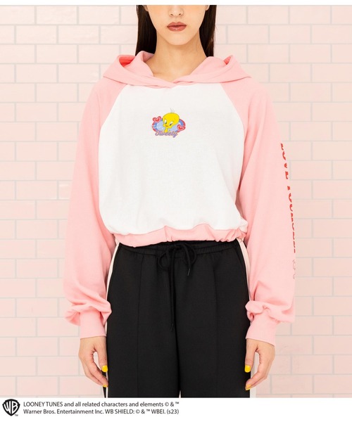 ANAP（アナップ）の「Tweetyコラボ/裏毛ラグランスウェットパーカー【親子お揃い】（パーカー・レディース・ブラック/ピンク・FREE）」の4枚目の写真