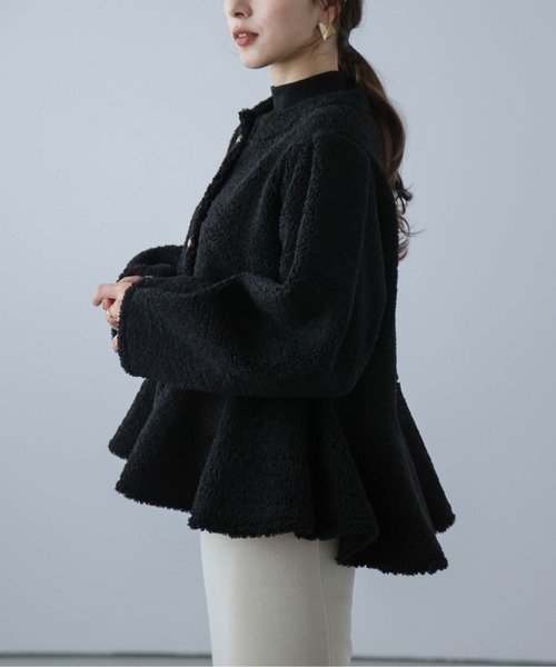 AMELY(エミリー)の「ペプラムボアジャケット(その他アウター・レディース・グレー/ブラウン/ブラック/アイボリー・L/M)」の9枚目の写真