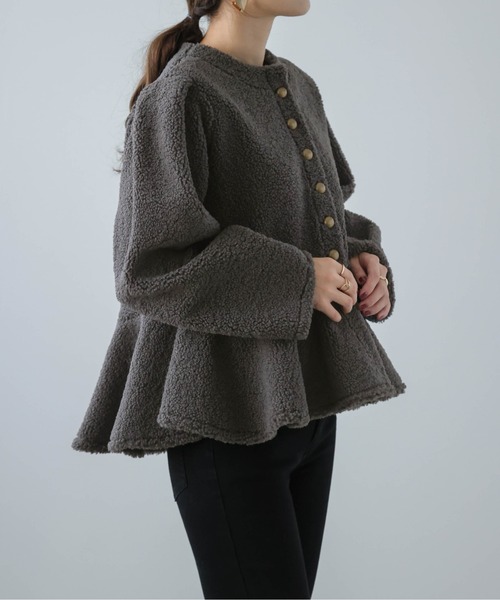 AMELY(エミリー)の「ペプラムボアジャケット(その他アウター・レディース・グレー/ブラウン/ブラック/アイボリー・L/M)」の14枚目の写真