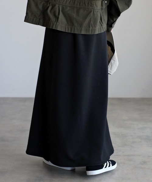 amini(アミニ)の「【セットアップ対応商品】裏起毛スウェットフレアスカート(スカート・レディース・ブラック/アイボリー・MEDIUM)」の5枚目の写真