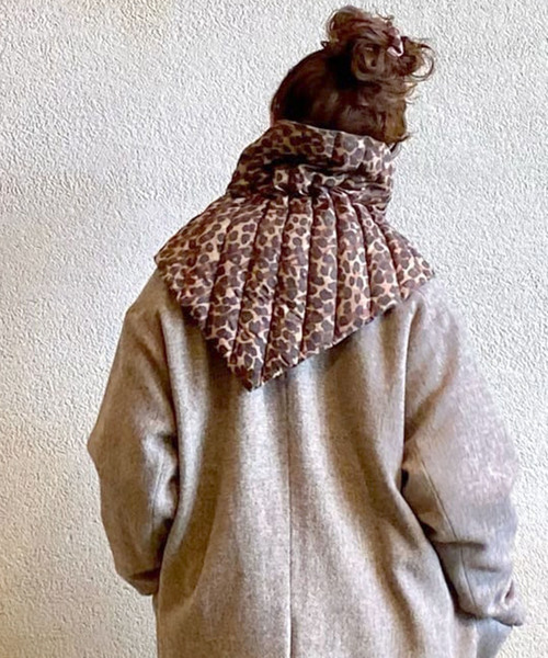 JOURNAL STANDARD LUXE（ジャーナルスタンダード　ラックス）の「【manipuri/マニプリ】TRIANGLE SCARF（バンダナ/スカーフ・レディース・ネイビー/ブラウン/キャメル・FREE）」の4枚目の写真
