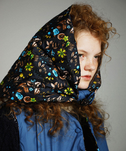 JOURNAL STANDARD LUXE（ジャーナルスタンダード　ラックス）の「【manipuri/マニプリ】TRIANGLE SCARF（バンダナ/スカーフ・レディース・ネイビー/ブラウン/キャメル・FREE）」の5枚目の写真