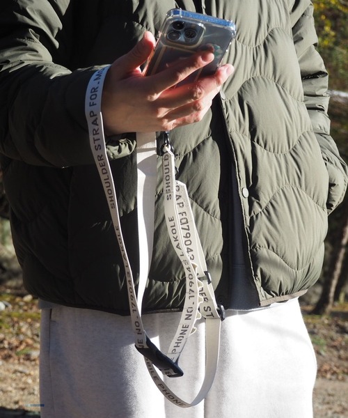 LAKOLE（ラコレ）の「マルチスマホストラップベルト / 993225（スマホグッズ・レディース・アイボリー/チャコール/カーキ/ライトブルー/ブラック・FREE）」の8枚目の写真