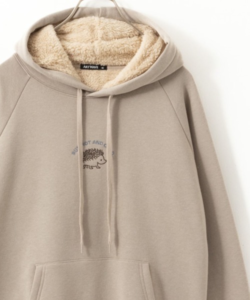 Mac-House（マックハウス）の「裏ボア あったか プリント/刺繍 パーカー（パーカー・レディース・ベージュ/チャコールグレー/グリーン/オートミール・M/L）」の3枚目の写真