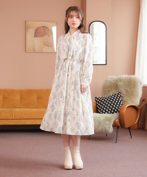 【新品未使用】Astoria odier 線描き刺繍ボレロ×キャミワンピース 線描き刺繍ボレロ×キャミワンピース