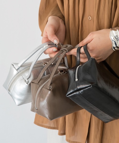 LAVEANGE（ラビアンジェ）の「カウレザーミニショルダーバッグ（ショルダーバッグ・レディース・シルバー/グレイッシュベージュ/ブラック・F）」の20枚目の写真