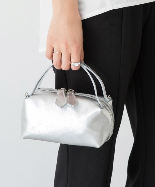 LAVEANGE（ラビアンジェ）の「カウレザーミニショルダーバッグ（ショルダーバッグ・レディース・シルバー/グレイッシュベージュ/ブラック・F）」の14枚目の写真