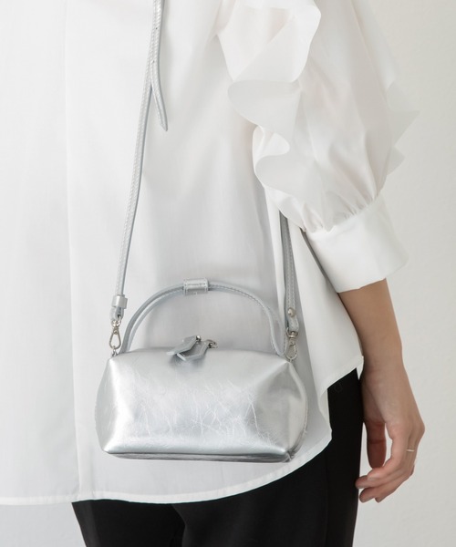 LAVEANGE（ラビアンジェ）の「カウレザーミニショルダーバッグ（ショルダーバッグ・レディース・シルバー/グレイッシュベージュ/ブラック・F）」の15枚目の写真