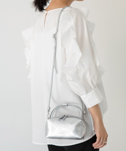 LAVEANGE（ラビアンジェ）の「カウレザーミニショルダーバッグ（ショルダーバッグ・レディース・シルバー/グレイッシュベージュ/ブラック・F）」の16枚目の写真