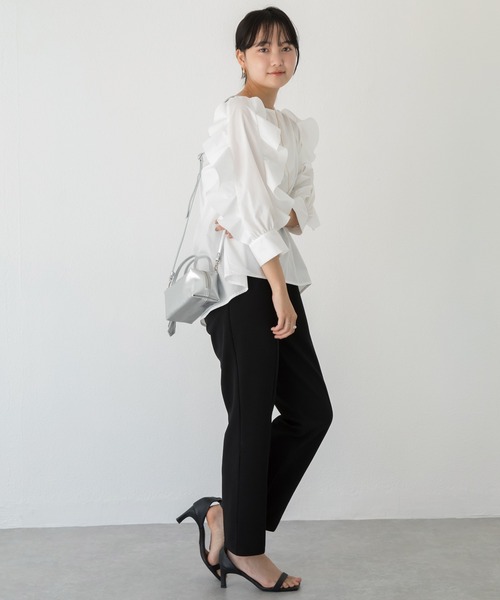 LAVEANGE（ラビアンジェ）の「カウレザーミニショルダーバッグ（ショルダーバッグ・レディース・シルバー/グレイッシュベージュ/ブラック・F）」の17枚目の写真