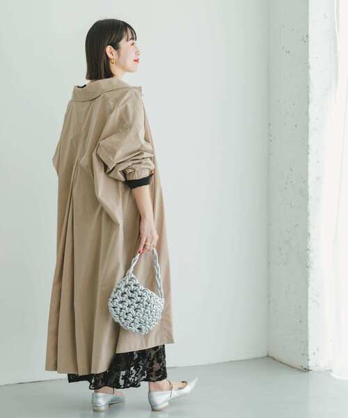 ITEMS URBANRESEARCH（アイテムズ アーバンリサーチ）の「ステンカラービッグコート（ステンカラーコート・レディース・ベージュ/ダークブラウン・FREE）」の10枚目の写真