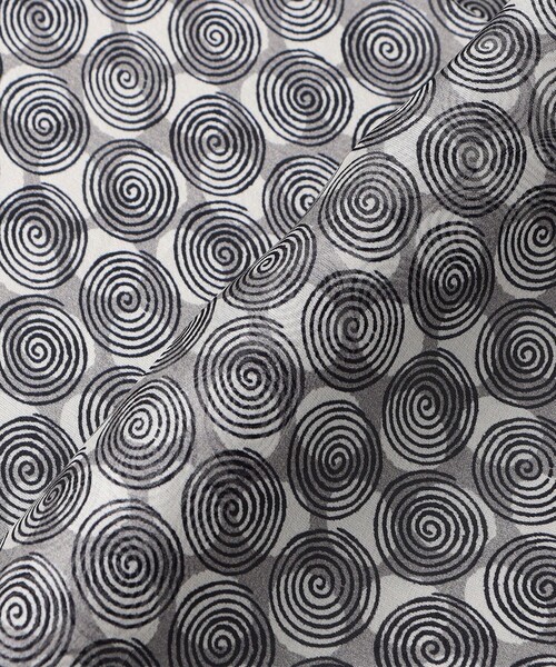 Fratelli Luigi（フラテッリルイージ）の「＜FRATELLI LUIGI＞ シフォン サークルプリント ポケットチーフ（ポケットチーフ・メンズ・ダークブラウン/ライトグレー/ライトブルー・FREE）」の6枚目の写真