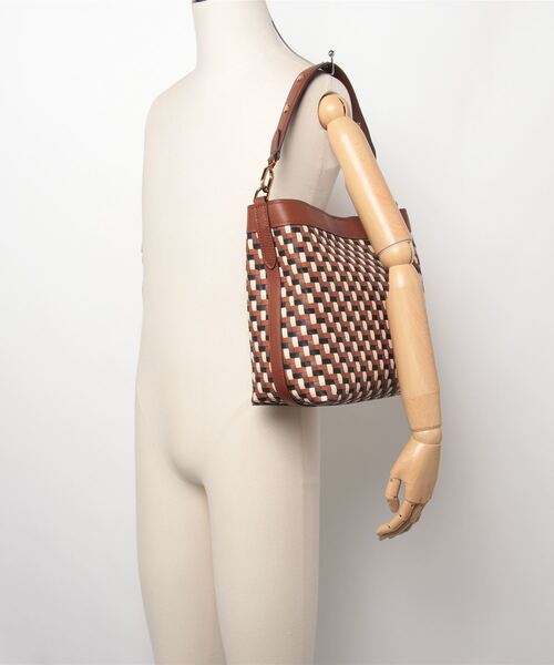 FOSSIL（フォッシル）の「フォッシル 肩かけバッグ レディース PU ブラウン 11インチのiPad収納可 ZB11006249（ショルダーバッグ・レディース・ブラウン・FREE）」の9枚目の写真