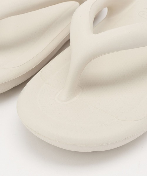 TAW&TOE（トーアンドトー）の「【TAW&TOE】Flipflop Zero（サンダル・レディース・クリーム/チャコール/ブラック・フリー）」の4枚目の写真