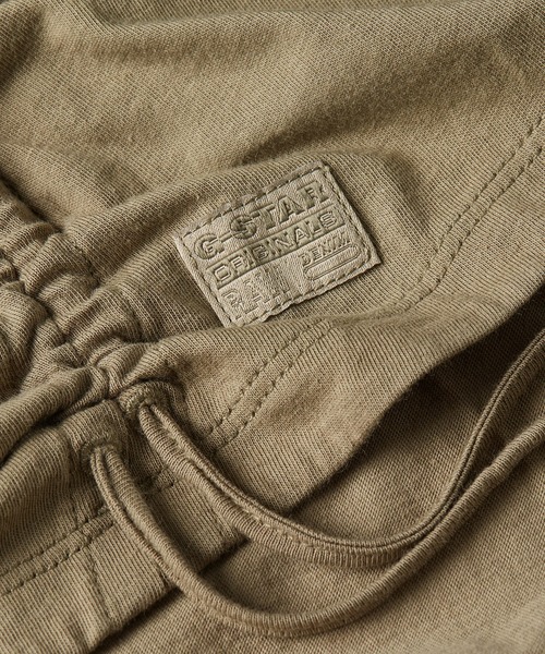 G-STAR(ジースター)の「ADJUSTABLE TUCKED SLEEVE TOP/アジャスタブルタックデザインタンクトップ(タンクトップ・レディース・グリーン系その他/ダークブラック・SMALL/X-SMALL/MEDIUM)」の8枚目の写真