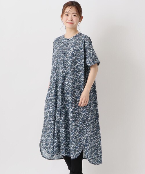 one'sterrace(ワンズテラス)の「綿ローンリップル 花柄前開きワンピース(ワンピース・レディース・アイボリー系8/ライトグレー系8/ネイビー系5・02)」の3枚目の写真