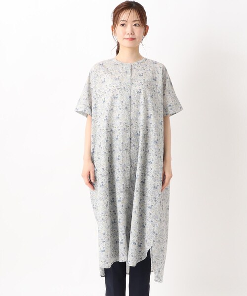 one'sterrace(ワンズテラス)の「綿ローンリップル 花柄前開きワンピース(ワンピース・レディース・アイボリー系8/ライトグレー系8/ネイビー系5・02)」の4枚目の写真