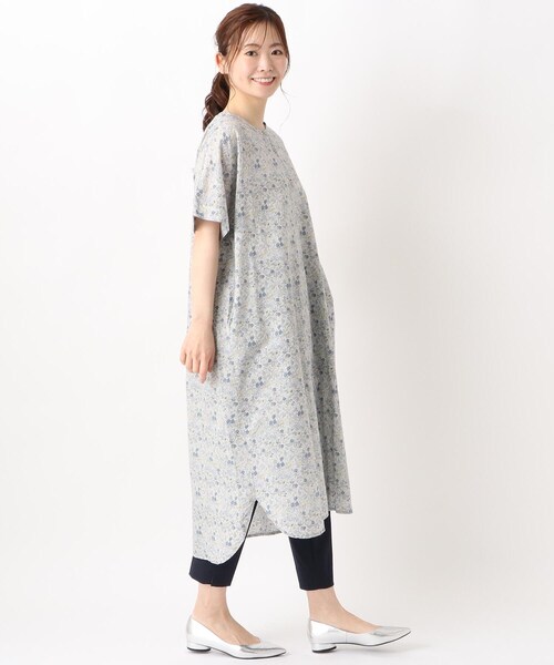 one'sterrace(ワンズテラス)の「綿ローンリップル 花柄前開きワンピース(ワンピース・レディース・アイボリー系8/ライトグレー系8/ネイビー系5・02)」の17枚目の写真
