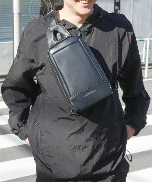 Blue Standard (ブルースタンダード)の「【BLUE STANDARD/ブルースタンダード】 フェイクレザーボディバッグ(ボディバッグ/ウエストポーチ・メンズ・ブラック/チャコールグレー・FREE)」の19枚目の写真