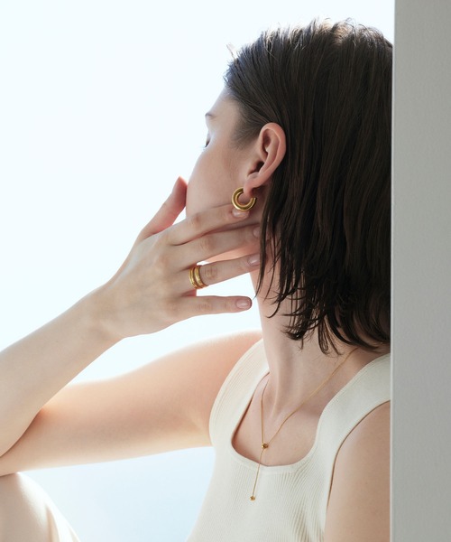 CENE(セネ)の「【CENE】セネ/ボリュームシィクフープピアス(ピアス(両耳用)・レディース・ゴールド/シルバー・FREE)」の6枚目の写真