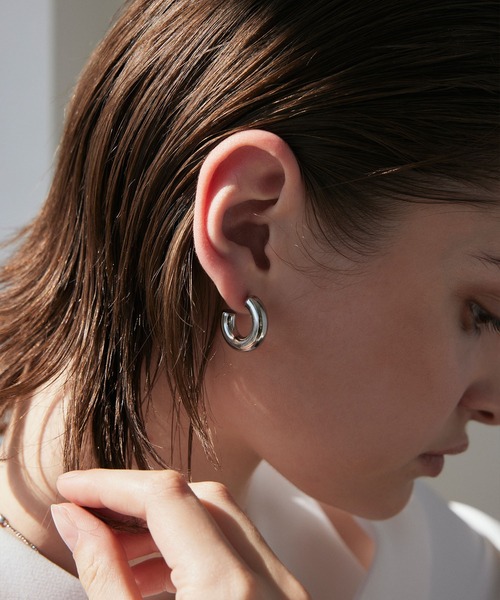 CENE(セネ)の「【CENE】セネ/ボリュームシィクフープピアス(ピアス(両耳用)・レディース・ゴールド/シルバー・FREE)」の10枚目の写真