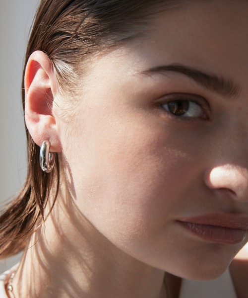 CENE(セネ)の「【CENE】セネ/ボリュームシィクフープピアス(ピアス(両耳用)・レディース・ゴールド/シルバー・FREE)」の12枚目の写真