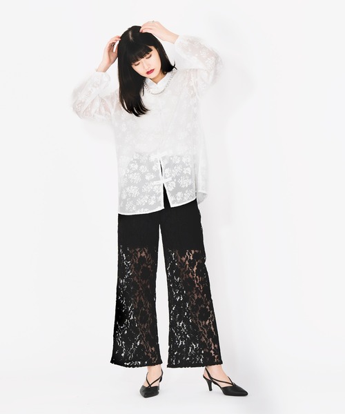 Ellno de Mavie(エルノデメヴィ)の「フラワーガラチャイナシアーシャツ(シャツ/ブラウス・レディース・ブラック/オフホワイト・FREE)」の13枚目の写真