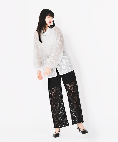Ellno de Mavie(エルノデメヴィ)の「フラワーガラチャイナシアーシャツ(シャツ/ブラウス・レディース・ブラック/オフホワイト・FREE)」の14枚目の写真