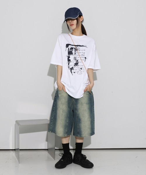 FOLLOWIN（フォロウィン）の「[UNISEX][オーバーサイズ/ストリートファッション]カジュアルストリートペインティングラウンドネックTシャツ（Tシャツ/カットソー・レディース・ホワイト/ライトグリーン/バーガンディー/ネイビー・FREE）」の14枚目の写真