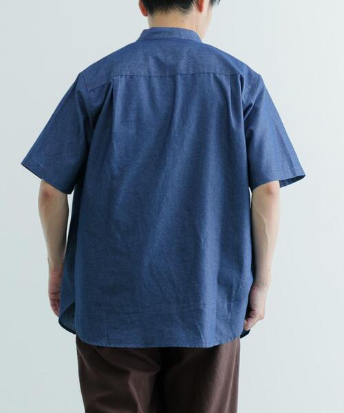 ITEMS URBANRESEARCH(アイテムズ アーバンリサーチ)の「TCインディゴ バンドカラー半袖シャツ(シャツ/ブラウス・メンズ・ブルー/ライトブルー/ネイビー・LARGE/MEDIUM)」の16枚目の写真