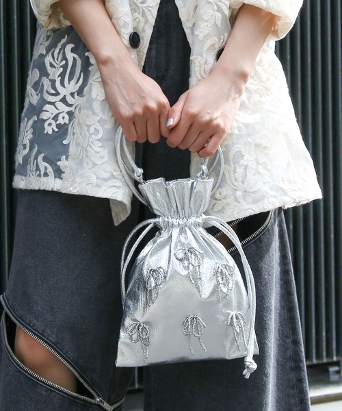 HARE（ハレ）の「リボンキンチャクミニバッグ(HARE)（ショルダーバッグ・レディース・シルバー/ブラック・FREE）」の2枚目の写真