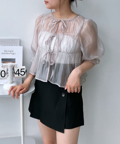 AS KNOW AS plus（アズノゥアズプラス）の「◎前後着用可能 シアーリボン5分袖ブラウス（シャツ/ブラウス・レディース・グレイッシュベージュ/ブラック/ピンク・FREE）」の18枚目の写真